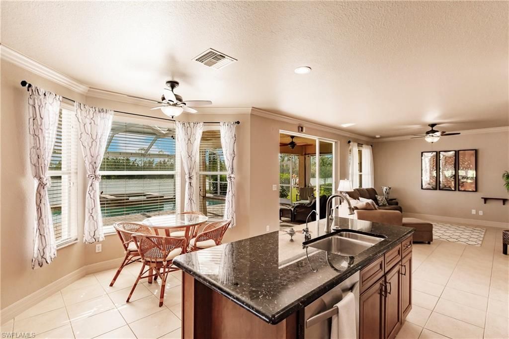 3573 Malagrotta Cir, Cape Coral, FL 33909 Photo