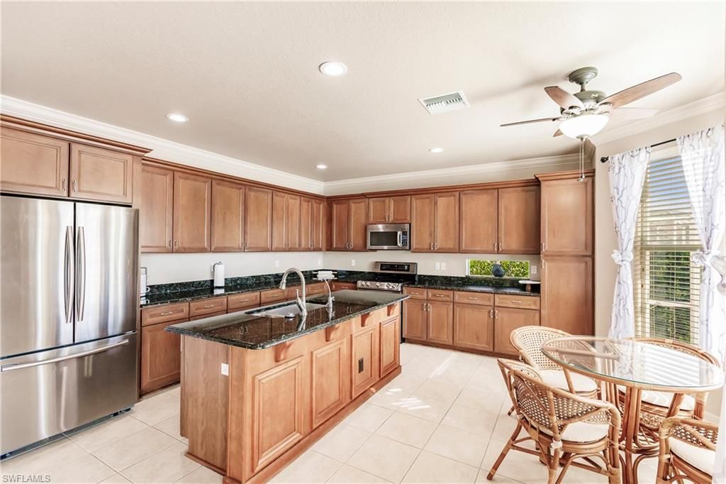 3573 Malagrotta Cir, Cape Coral, FL 33909 Photo