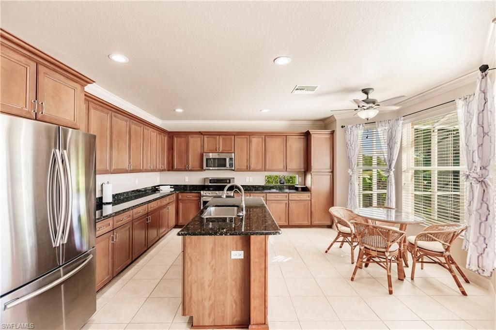 3573 Malagrotta Cir, Cape Coral, FL 33909 Photo