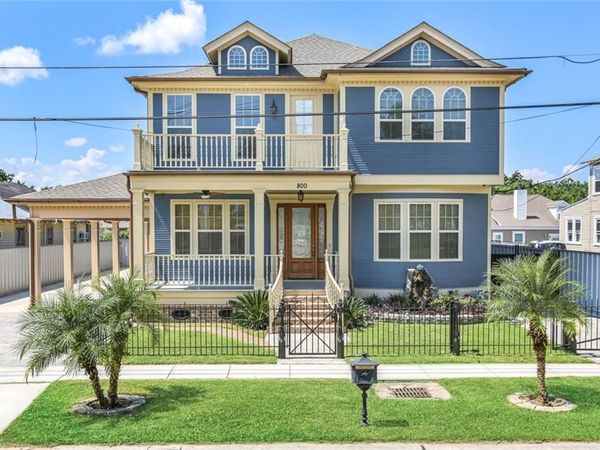 800 FRISCOVILLE Avenue , Arabi, LA 70032