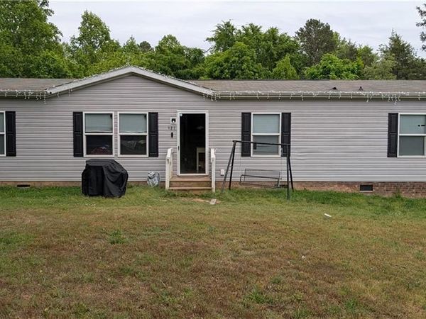 121 Sweetbriar Road, Thomasville, NC 27360