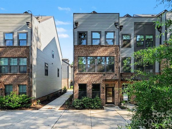 300 Twinflower Lane, Charlotte, NC 28205