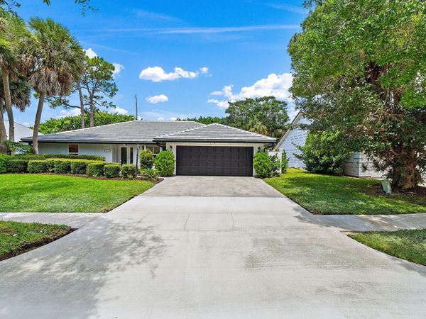 18169 Lake Bend Drive, Jupiter, FL 33458