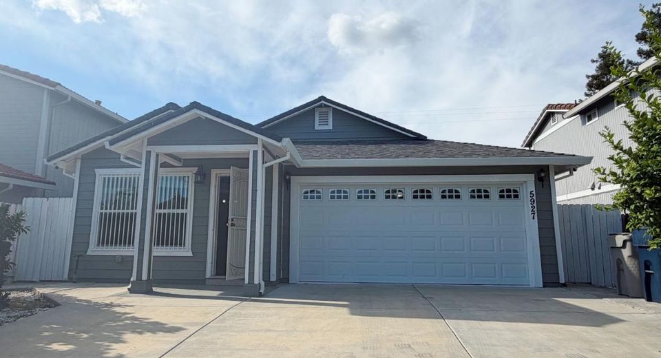 5927 Lemon Park Way, Sacramento, CA 95824 Photo