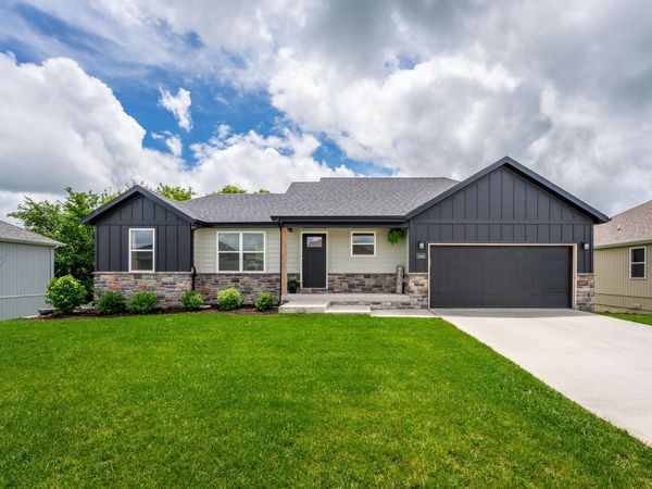 1444 E Macon Street , Republic, MO 65738