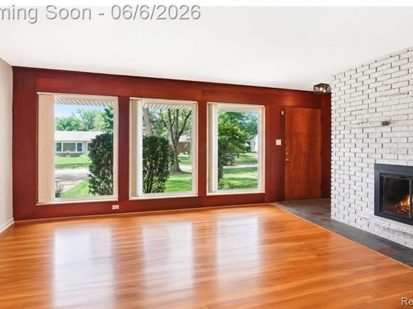 29762 Spring River Drive, Southfield, MI 48076