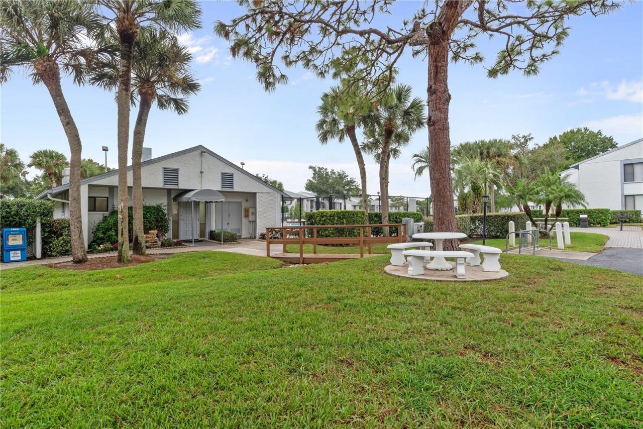 1182 Pine Ridge Circle W, Unit C-2, Tarpon Springs, FL 34688 Photo