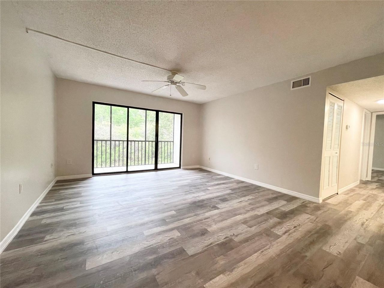 1182 Pine Ridge Circle W, Unit C-2, Tarpon Springs, FL 34688 Photo