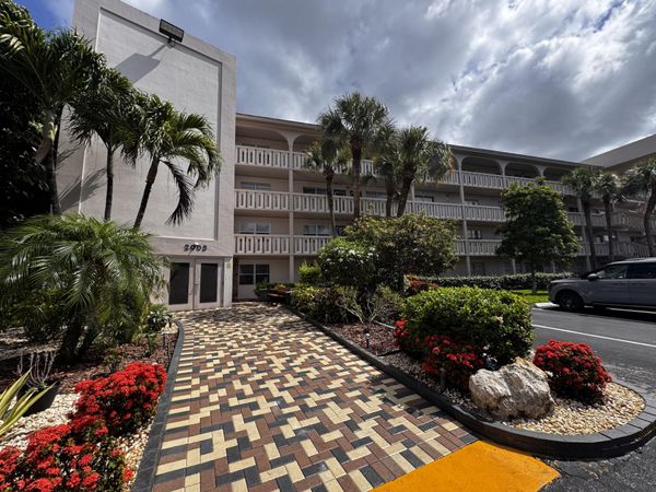 2003 Granada Drive, Unit J2, Coconut Creek, FL 33066