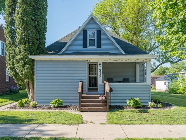 317 Walnut Street SW, Sleepy Eye, MN 56085