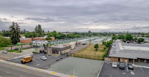 4239 Pacific Ave, Stockton, CA 95207 Photo