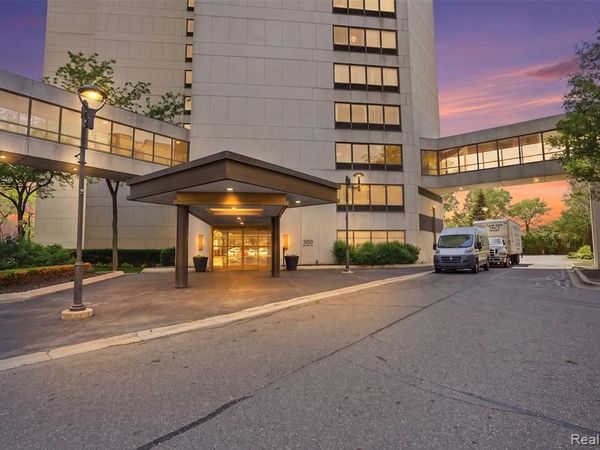 300 Riverfront, Detroit, MI 48226