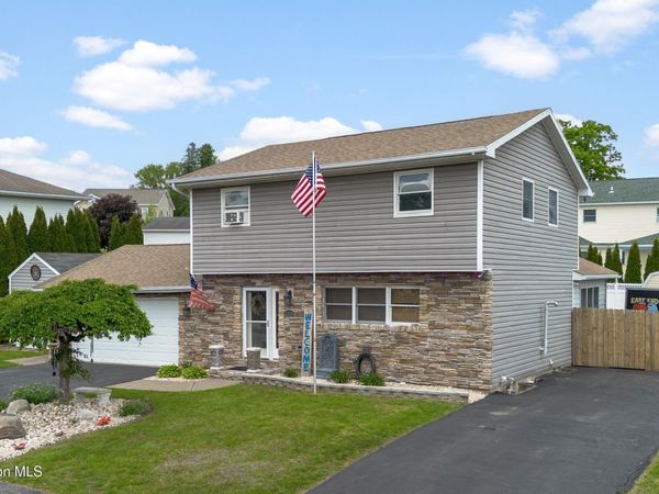 1335 Hampton Drive , Archbald, PA 18403