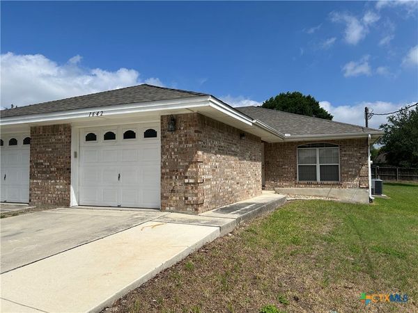 1642 W County Line Road , New Braunfels, TX 78130