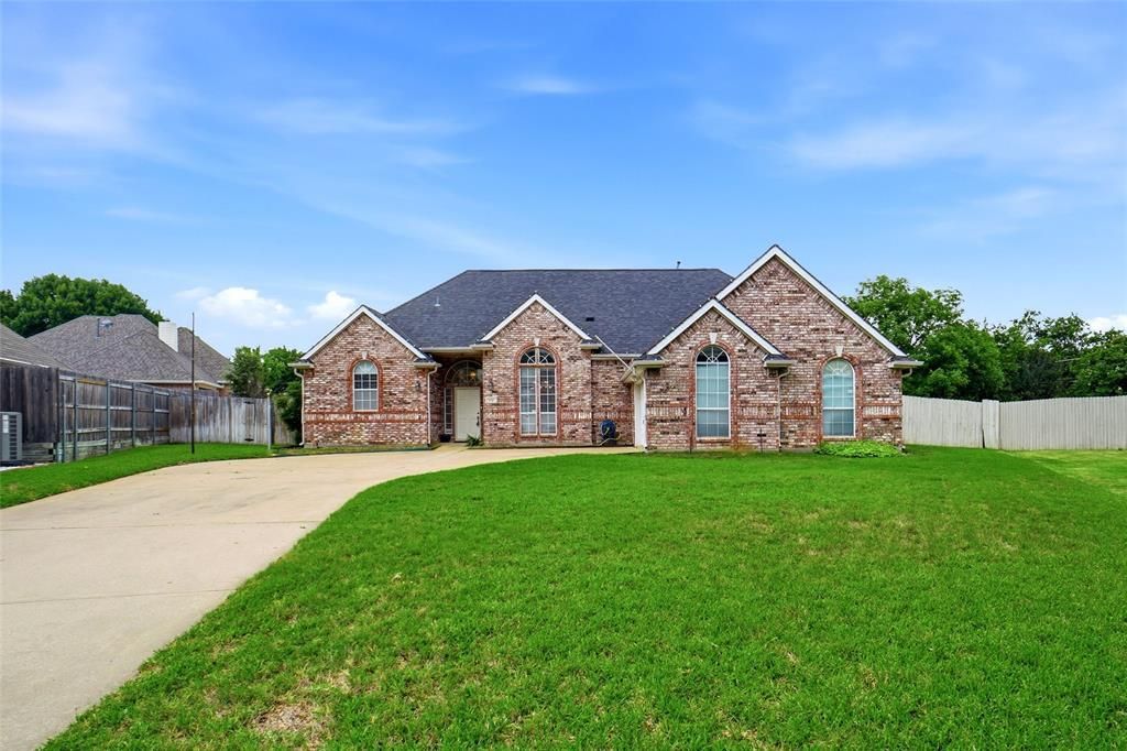 1620 Oak Creek Drive, Hurst, TX 76054 Main Photo