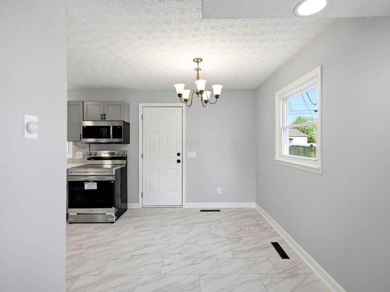1189 Simpson Drive , Columbus, OH 43227 Photo 10