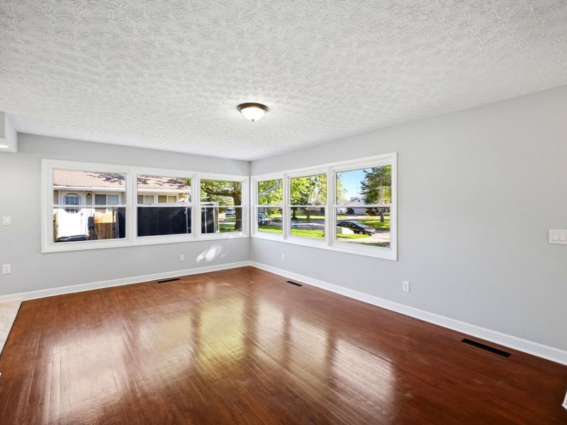 1189 Simpson Drive , Columbus, OH 43227 Photo 7