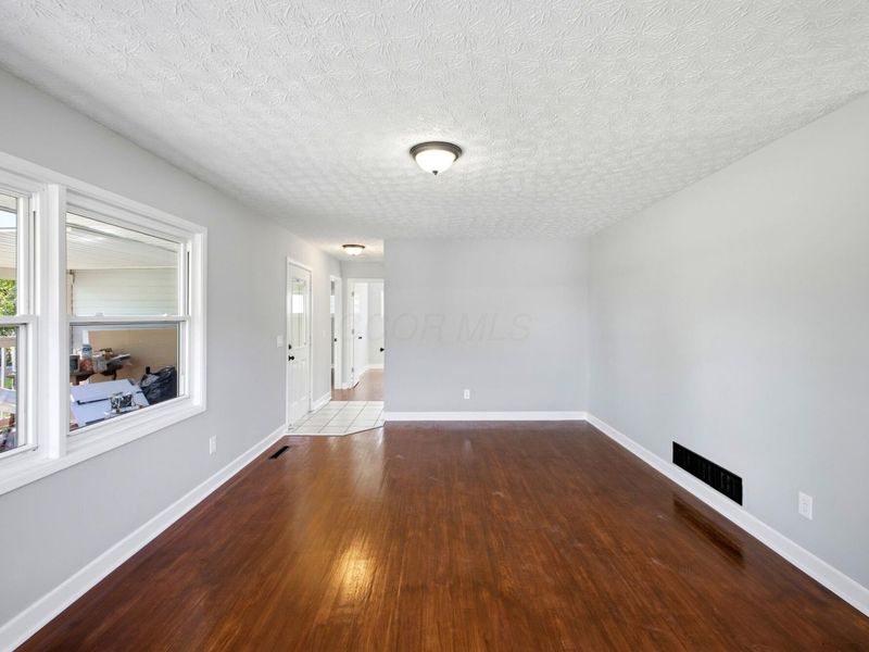 1189 Simpson Drive , Columbus, OH 43227 Photo 8