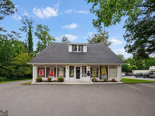 9010 Main Street, Woodstock, GA 30188