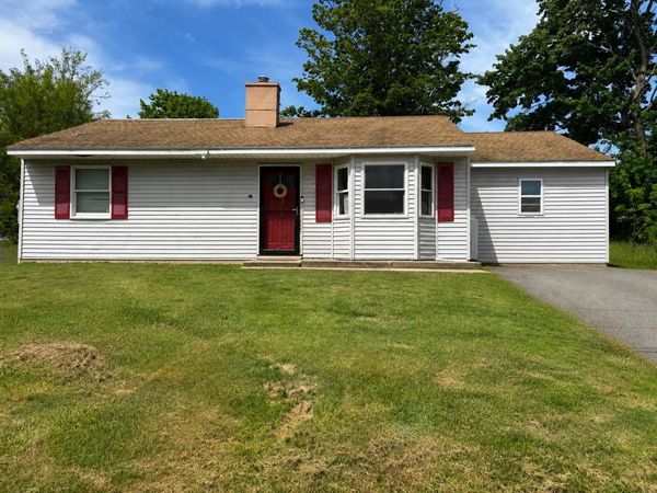 3 Lark Lane, Springfield, VT 05156