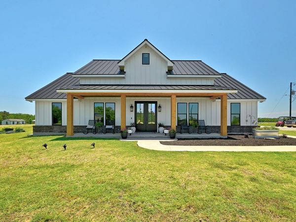 2889 Old McMahan RD, Lockhart, TX 78644
