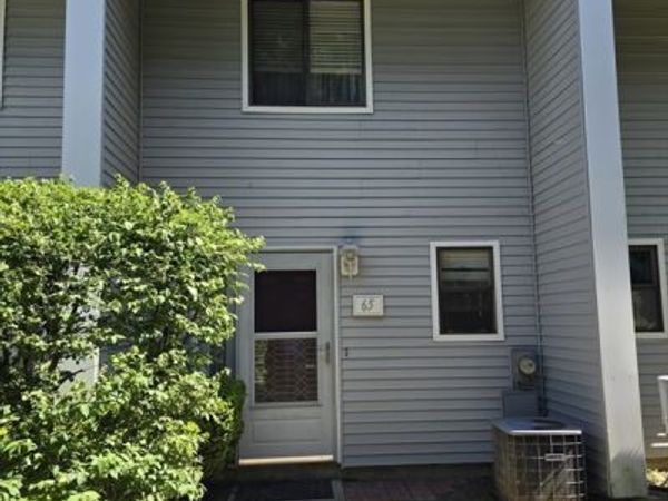 555 Russell St, Unit J-65, Westfield, MA 01085