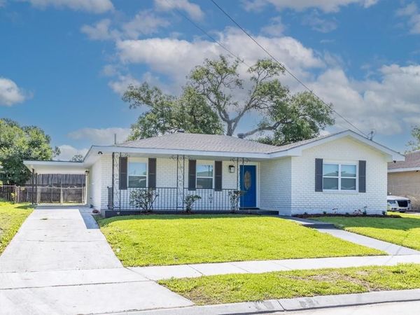 4611 SCHINDLER Drive, New Orleans, LA 70127