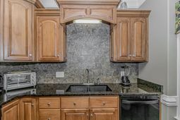 6001 5705 S Kings Hwy. photo 4