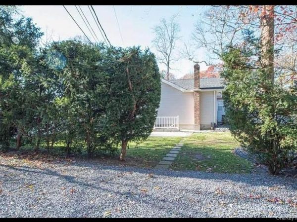 16 wildwood st , Lake Grove, NY 11755