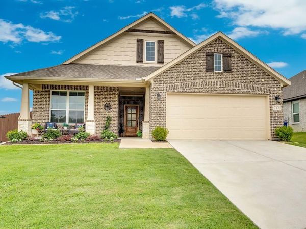 712 Ascot Court, Ennis, TX 75119
