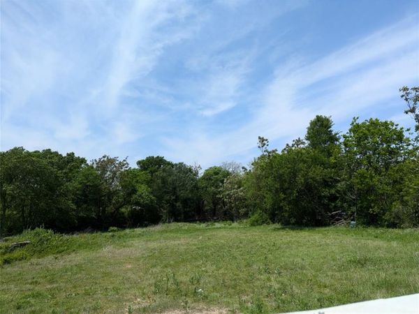2421 Cedar Crest Boulevard , Dallas, TX 75203