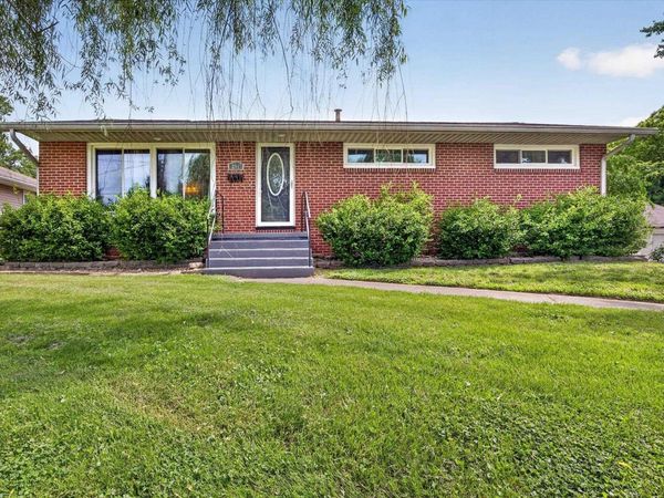 291 W Davis Street, Bloomfield, IN 47424