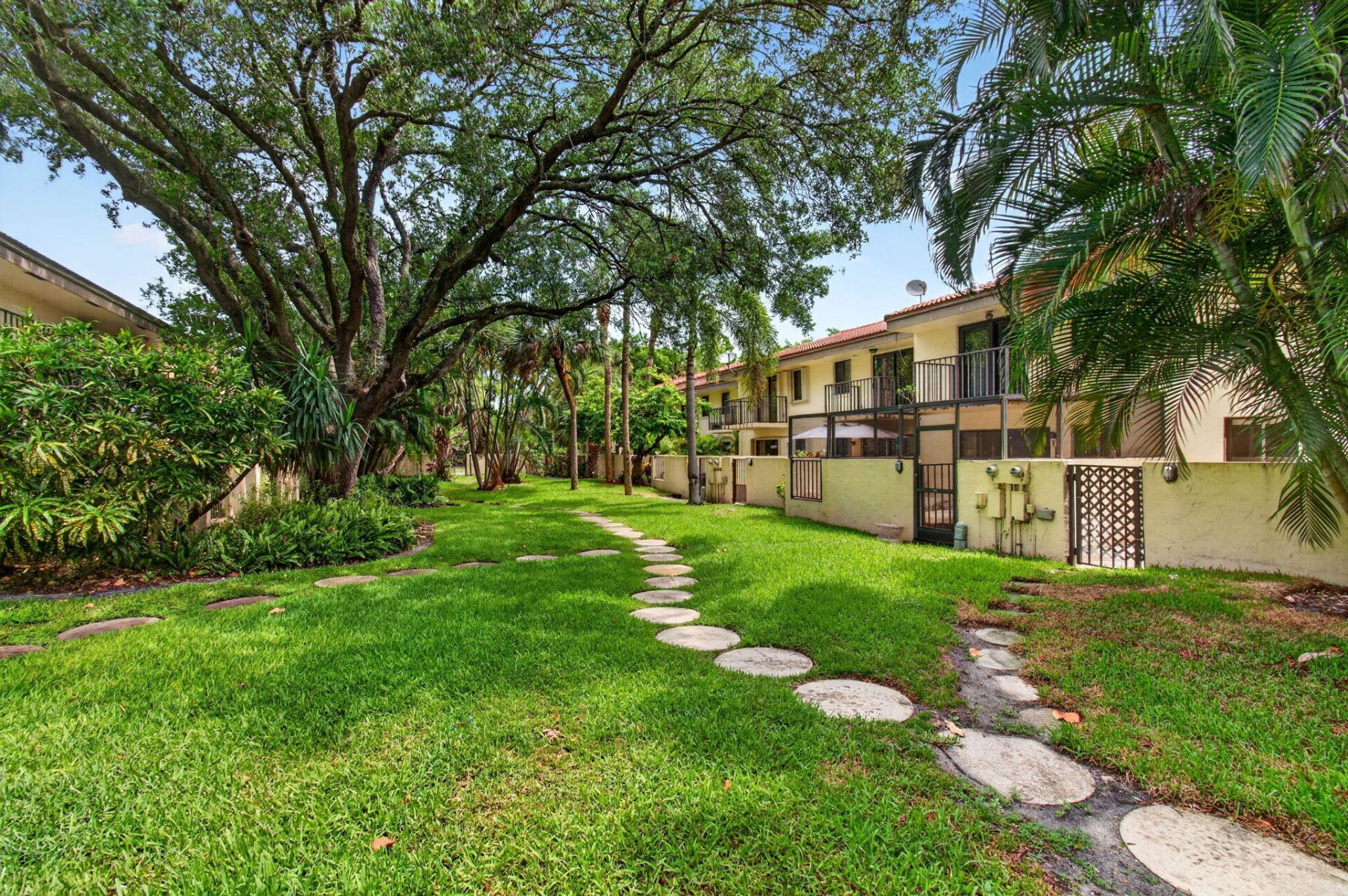 1330 NW 13th Street, Unit 12, Boca Raton, FL 33486 Photo