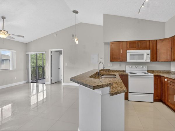 2445 SW 18th Terrace, Unit 922, Fort Lauderdale, FL 33315