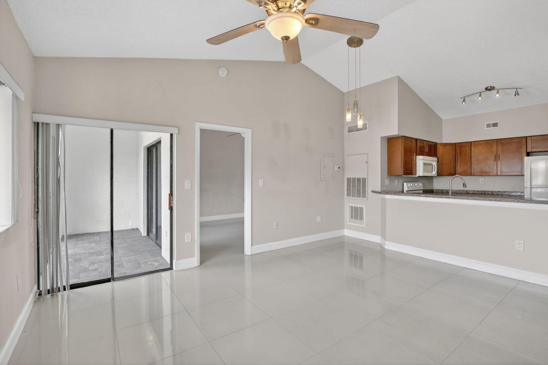 2445 SW 18th Terrace, Unit 922, Fort Lauderdale, FL 33315 Photo