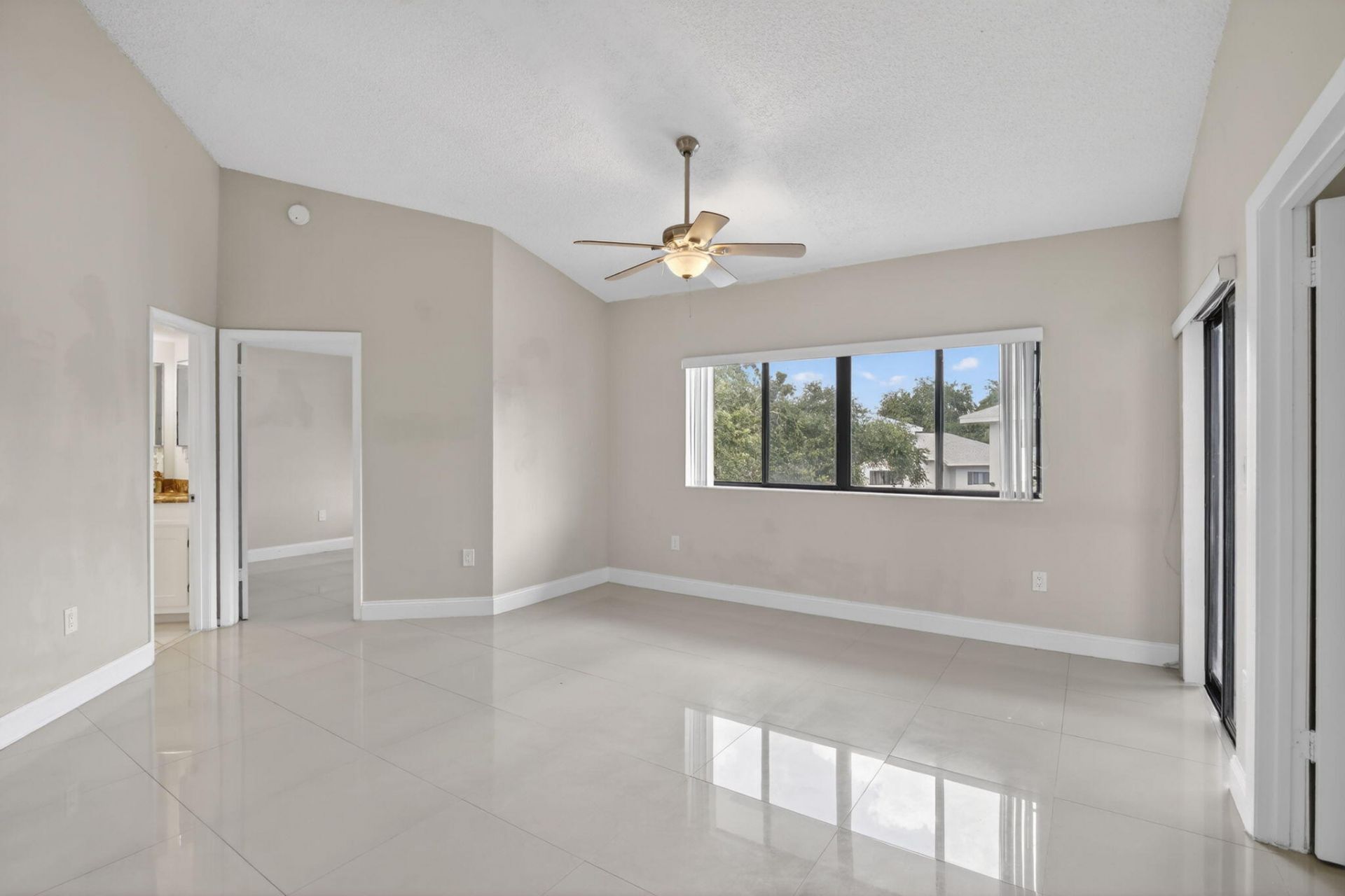 2445 SW 18th Terrace, Unit 922, Fort Lauderdale, FL 33315 Photo