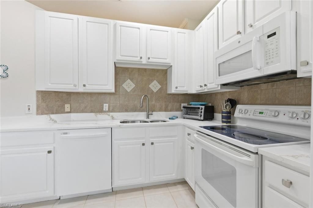 7685 Meadow Lakes Dr, Unit 1301, Naples, FL 34104 Photo
