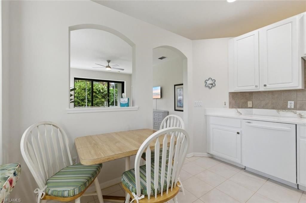 7685 Meadow Lakes Dr, Unit 1301, Naples, FL 34104 Photo