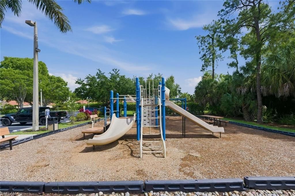 7685 Meadow Lakes Dr, Unit 1301, Naples, FL 34104 Photo