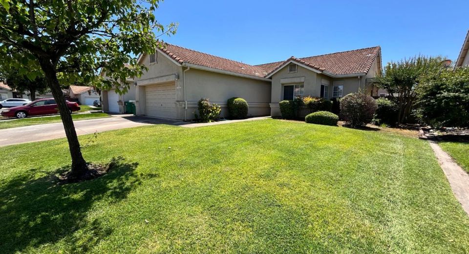 1930 Norfolk Dr, Lodi, CA 95242 Photo