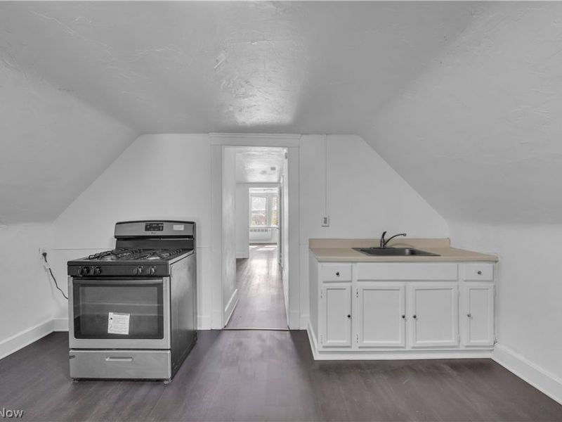 414 E 148th Street, Unit 3, Cleveland, OH 44110 Photo 8