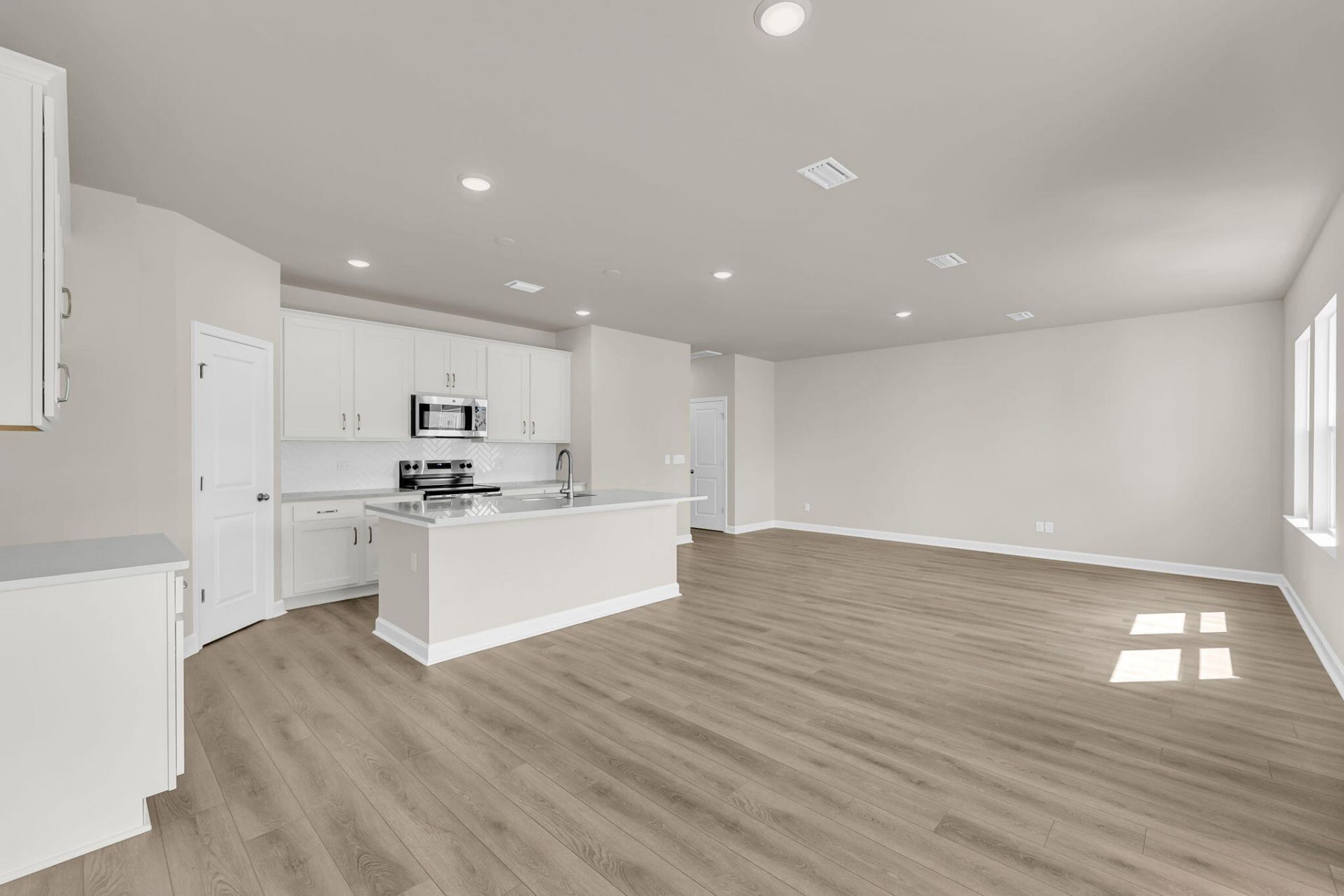 4030 Lemon Grass Lane Photo 17
