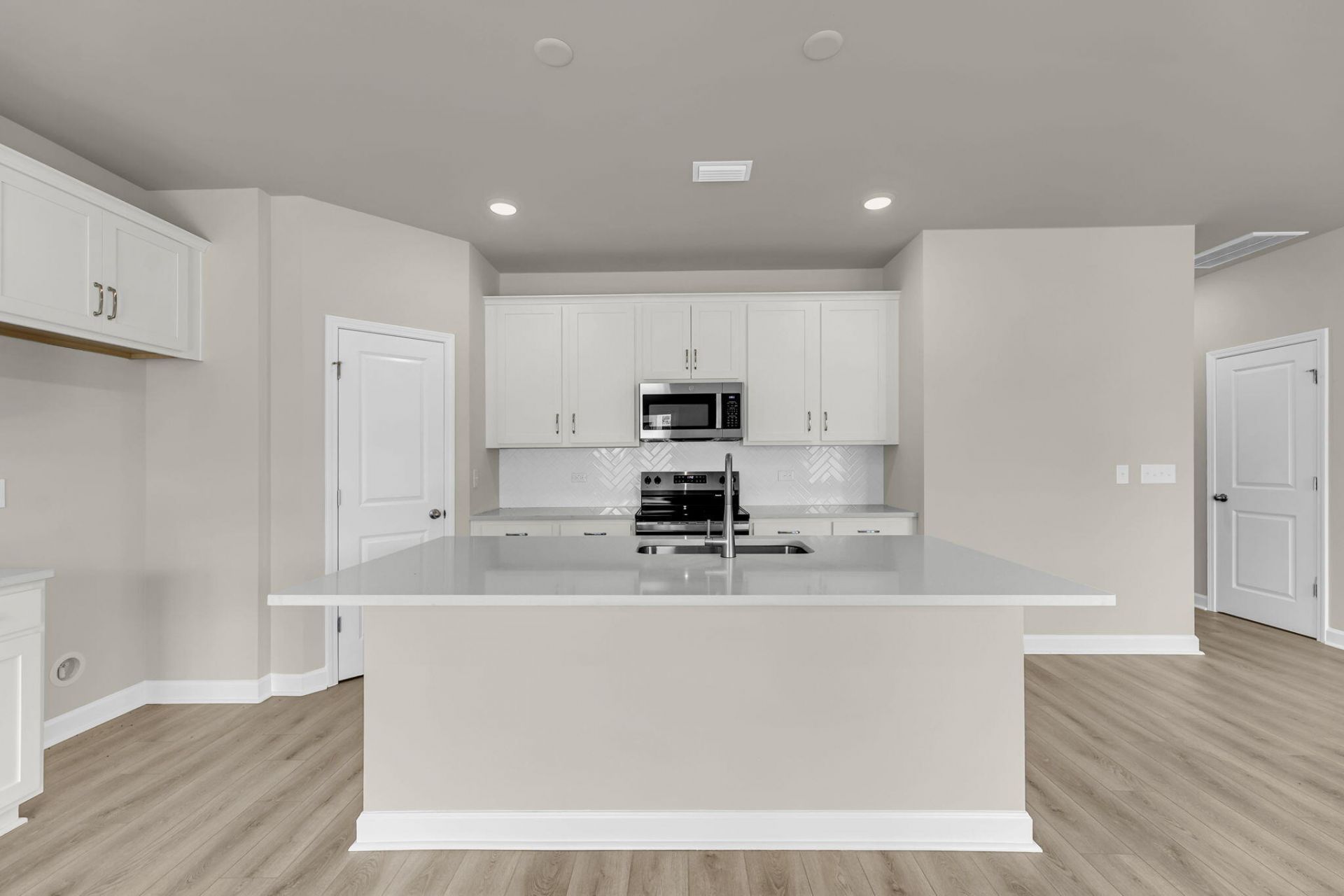 4030 Lemon Grass Lane Photo 8