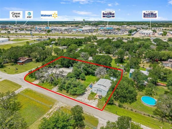 209 Renee Drive, Hudson Oaks, TX 76087
