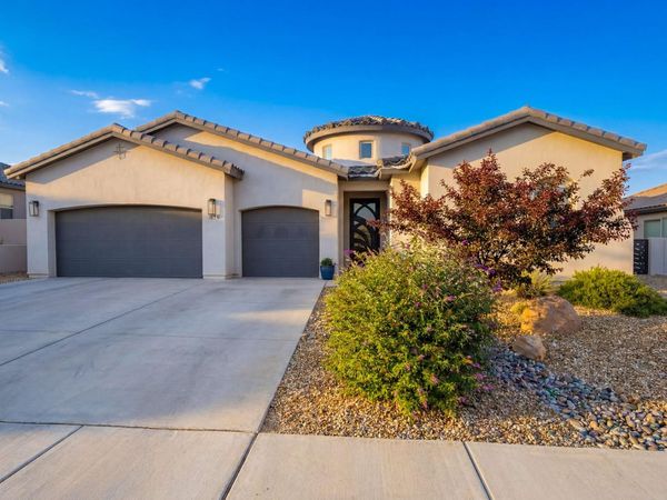 1878 Castle Peak Loop NE, Rio Rancho, NM 87144