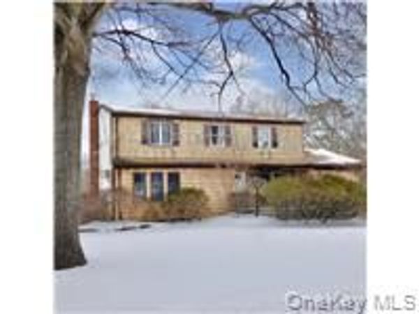 639 5th Street , Ronkonkoma, NY 11779