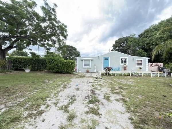 1185 Alto Road, Lake Worth, FL 33462