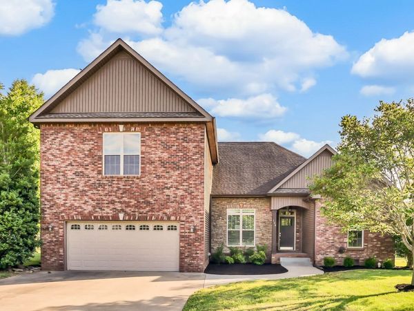 126 Parkland Cir, Clarksville, TN 37043