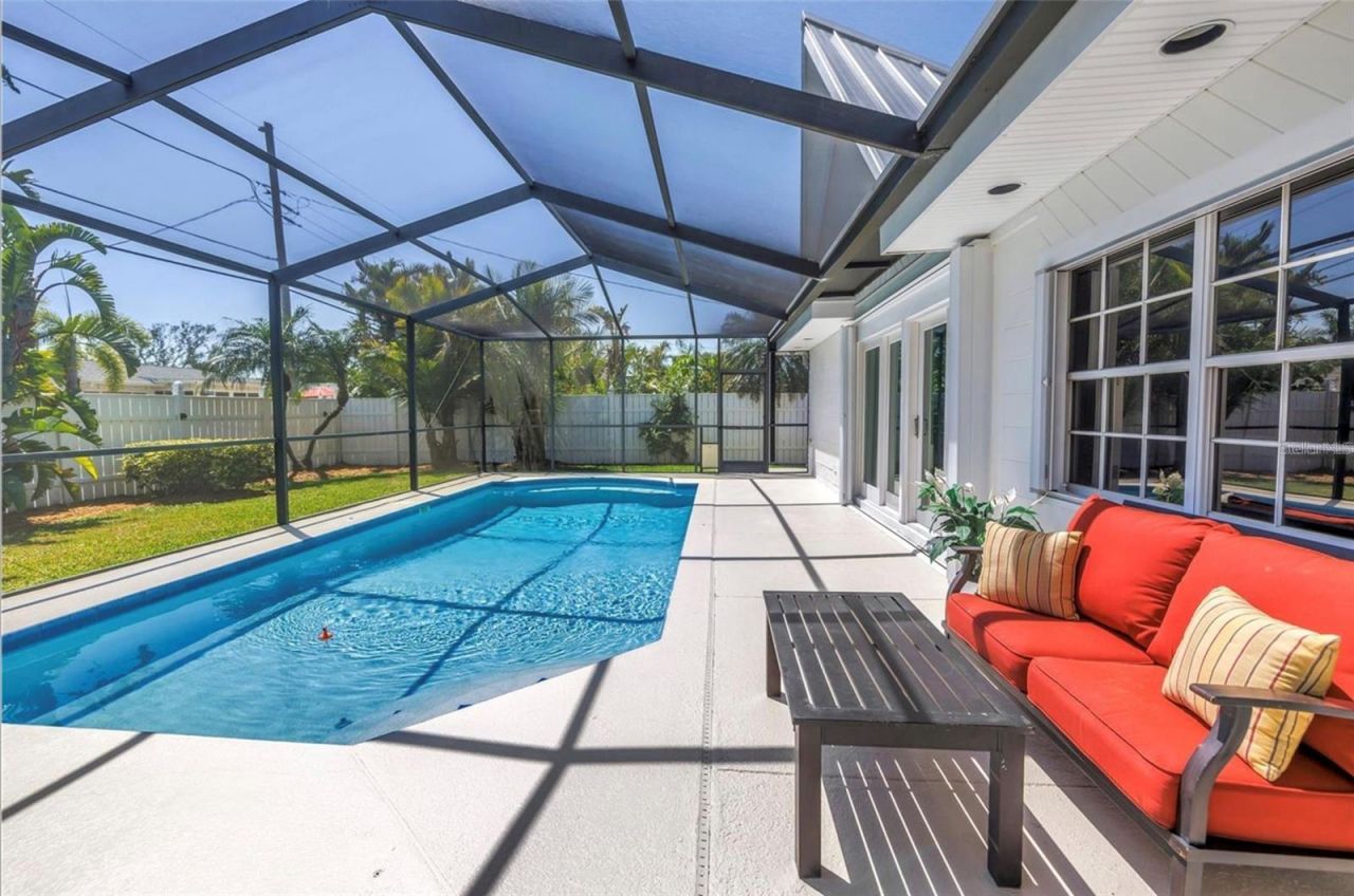 742 45th Avenue Ne, Saint Petersburg, FL 33703 Photo