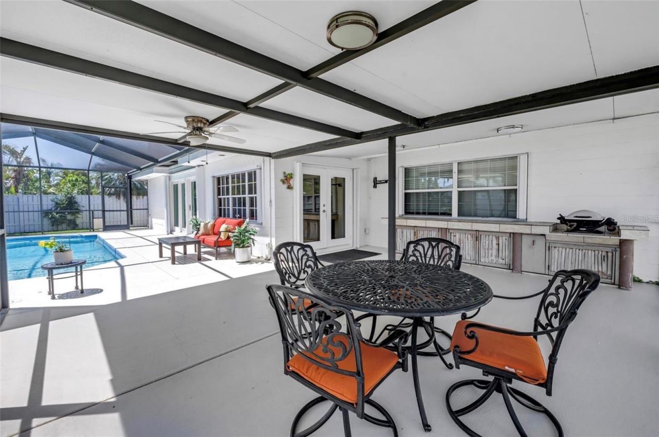 742 45th Avenue Ne, Saint Petersburg, FL 33703 Photo